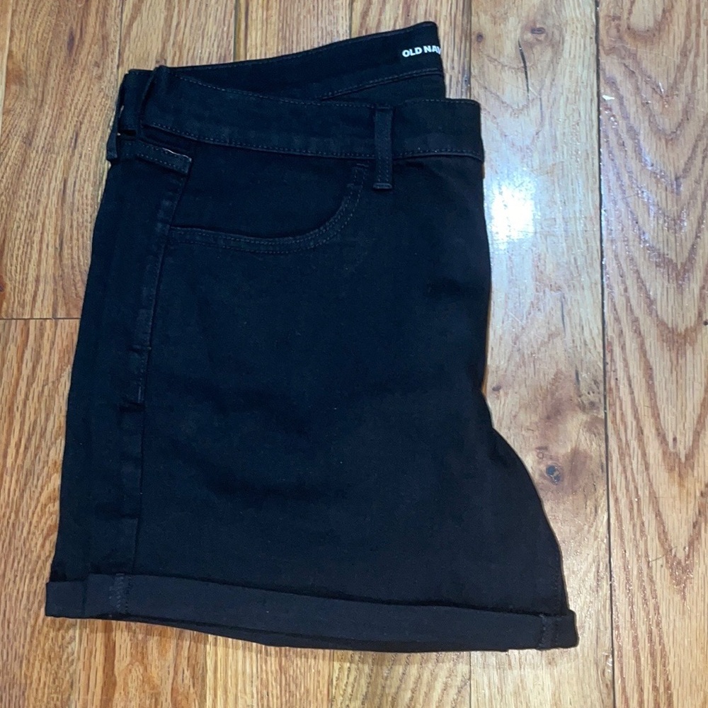 NEW Old Navy Mid-Rise Wow Black-Wash Jean Shorts  Women  5"  inseam SIZE  8 - Picture 16 of 17